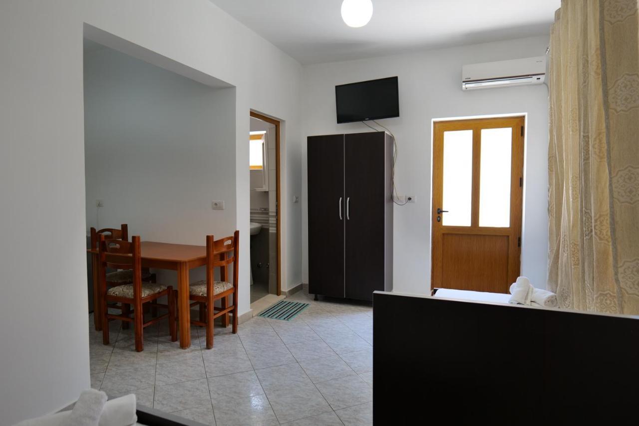 Vila Panorama Piqeras Bed and Breakfast Exterior foto